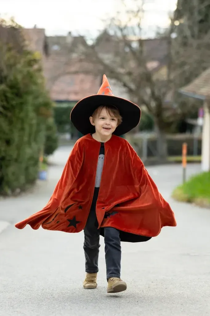 Cape et chapeau de magicien des braises d'automne 4-6 ans